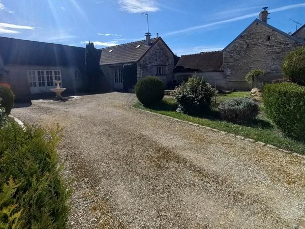 Maison de charme à vendre 6 pièces à SAINT VINNEMER (89) et son terrain de 700m²