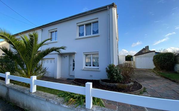 Maison à vendre    7 pièces •  Équeurdreville-Hainneville