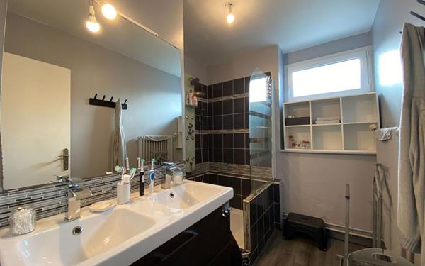 Maison à vendre    7 pièces •  Équeurdreville-Hainneville