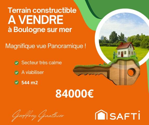 Terrain avec vue dégagée sur la mer