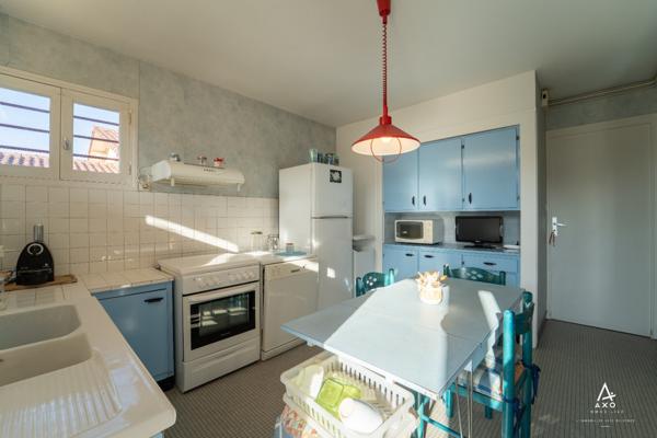 Maison d'architecte de plain pied avec garage