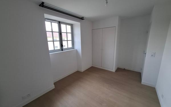 Appartement à louer    4 pièces • 73,74 m2 Compiègne