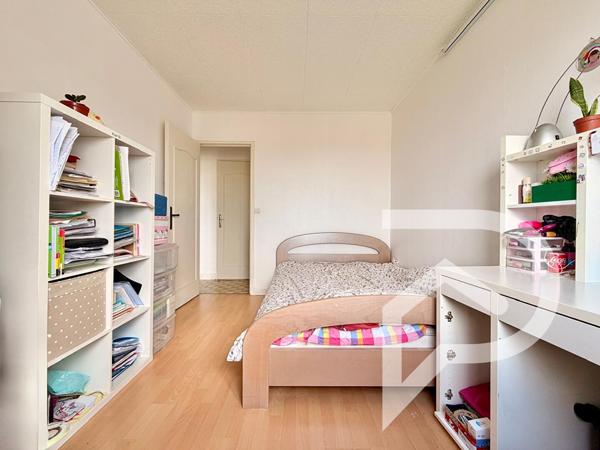 Appartement 4 pièces 74.02 m2