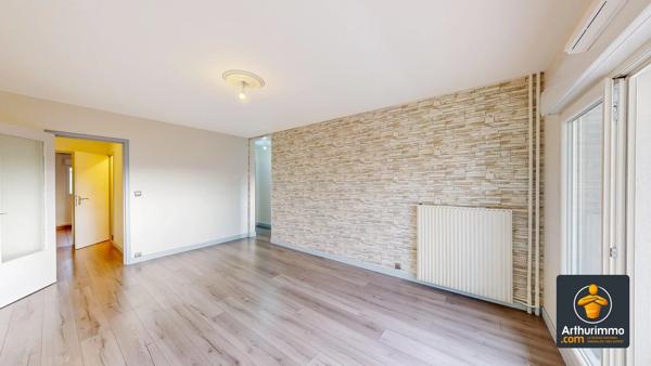 Location                                                      Appartement
                        
                     3 pièces                      61 m2                     à Saint-Priest