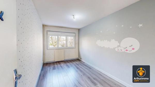 Location                                                      Appartement
                        
                     3 pièces                      61 m2                     à Saint-Priest