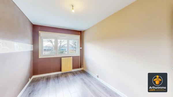 Location                                                      Appartement
                        
                     3 pièces                      61 m2                     à Saint-Priest