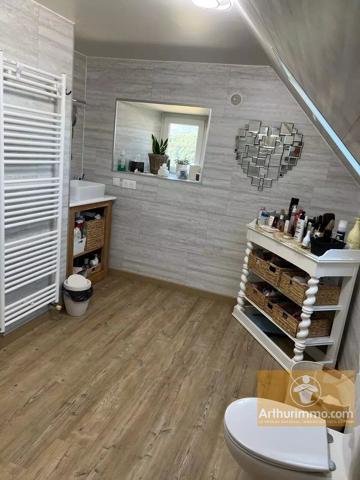 Vente                                                      Maison
                        
                     6 pièces                      196 m2                     à Arzenc-d'Apcher