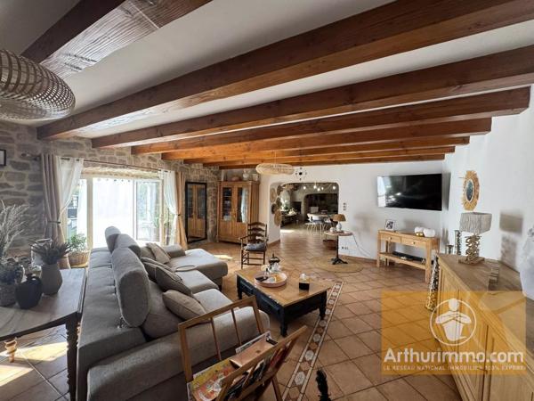 Vente                                                      Maison
                        
                     6 pièces                      196 m2                     à Arzenc-d'Apcher