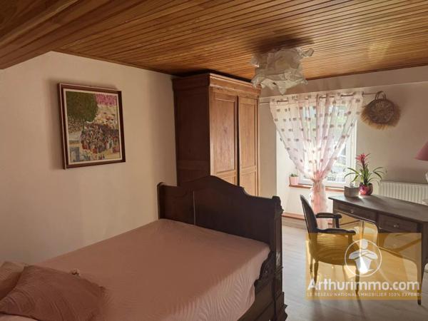 Vente                                                      Maison
                        
                     6 pièces                      196 m2                     à Arzenc-d'Apcher