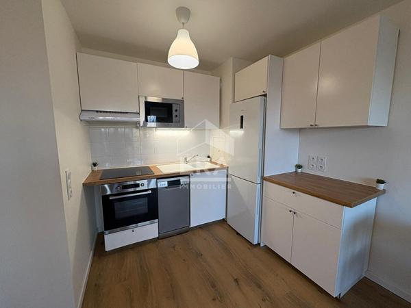 Coup de coeur ? 2 pièces récent avec balcon au bord du lac de Villaroy (Guyancourt)