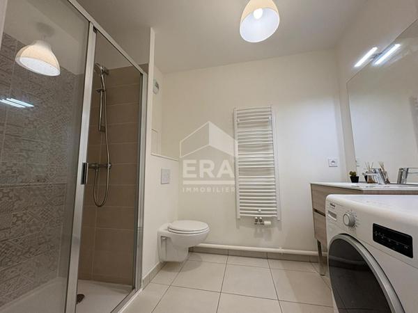 Coup de coeur ? 2 pièces récent avec balcon au bord du lac de Villaroy (Guyancourt)