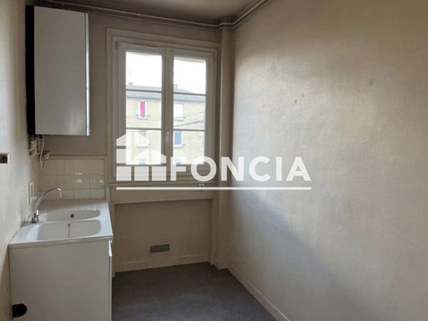 Location Appartement 3 pièces 57.9 m² - 72/74 RUE CARNOT Chateau Thierry 02400