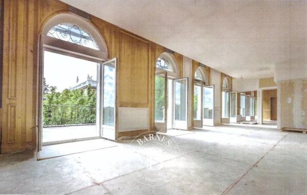 Paris 16ème, Triplex  700 m² à vendre