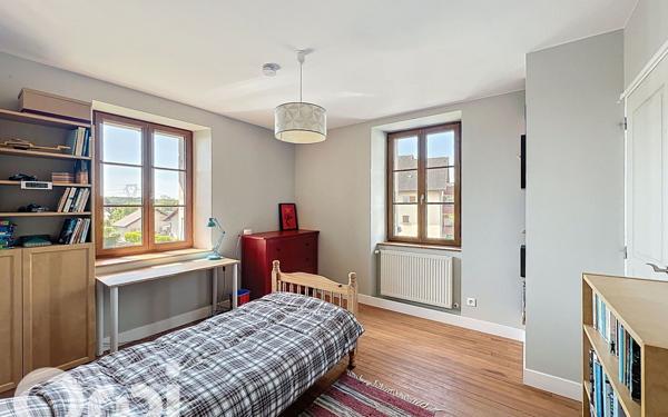 Maison à vendre    10 pièces • 290 m2 Saint-Jean-de-Gonville