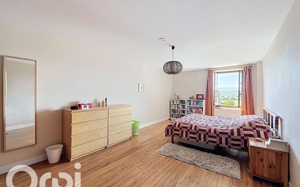 Maison à vendre    10 pièces • 290 m2 Saint-Jean-de-Gonville