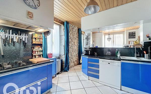 Maison à vendre    10 pièces • 290 m2 Saint-Jean-de-Gonville