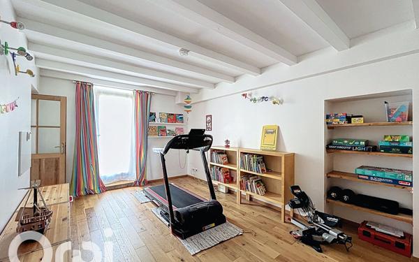 Maison à vendre    10 pièces • 290 m2 Saint-Jean-de-Gonville