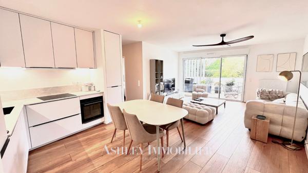 À VENDRE  APPARTEMENT TYPE 4 83m² BALCON -  À 100M DE LA MER - LES MINIMES - PARKINGS