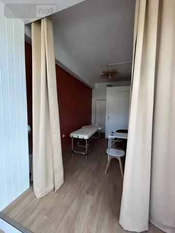 Achat - Fonds et/ou murs commerciaux Clermont-Ferrand 63000 4 pièces 70 m 2 148 m 2