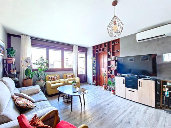 T5 99 m² environ – DPE C, 4 chambres, box, cave