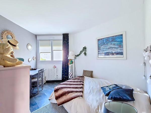 T5 99 m² environ – DPE C, 4 chambres, box, cave