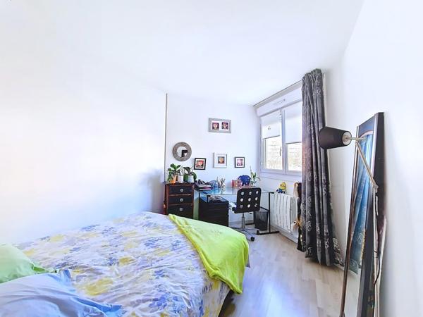 T5 99 m² environ – DPE C, 4 chambres, box, cave