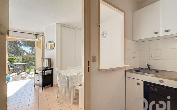 Appartement à vendre    1 pièce •  Fréjus