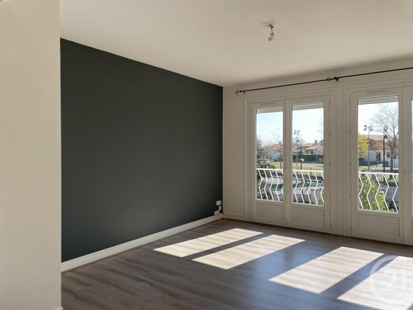 Immeuble à vendre  289,60 m2 BEAUZELLE - 31