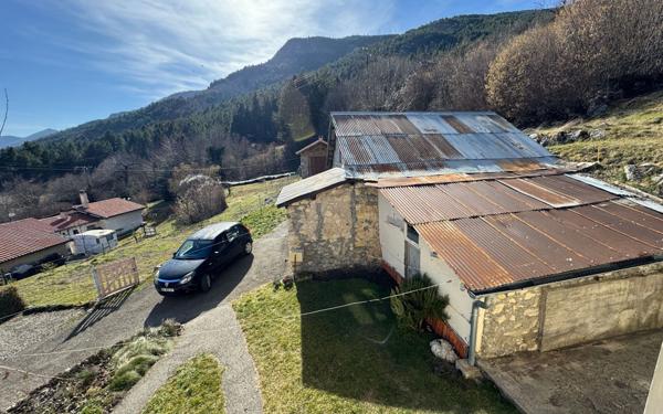 Maison à vendre    3 pièces • 93 m2 Esparron