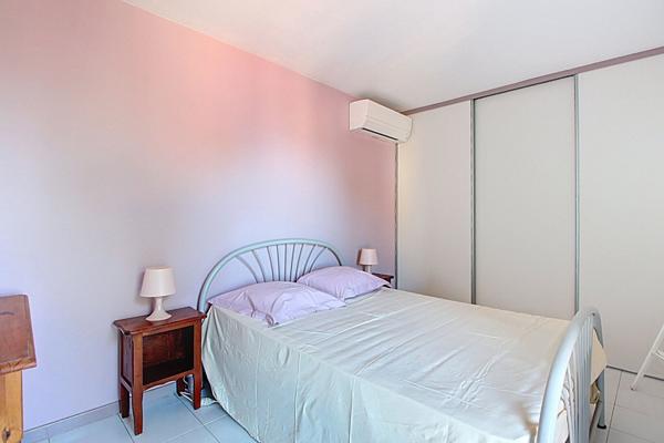 Grande maison familiale avec piscine, rangements et logement secondaire