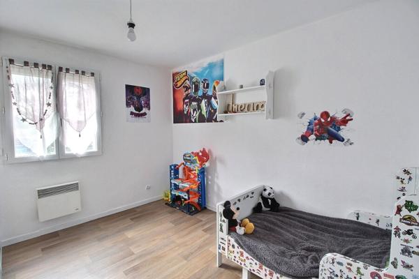 Marignane, Maison Type 4 d'environ 88 m² sur une parcelle de 260 m² + grand garage