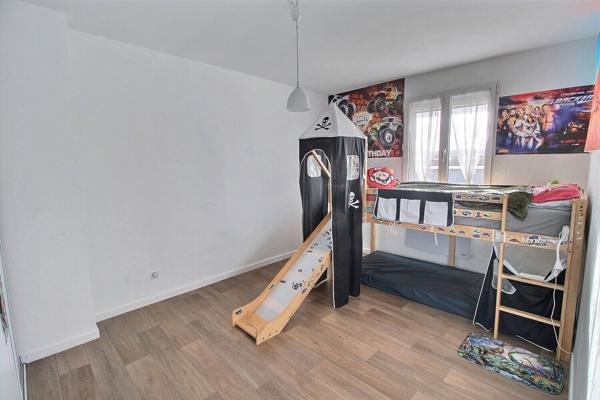 Marignane, Maison Type 4 d'environ 88 m² sur une parcelle de 260 m² + grand garage