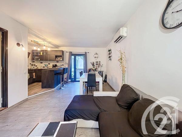 Appartement à vendre  2 pièces - 46,40 m2 MAUBEC - 84