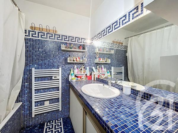 Appartement à vendre  2 pièces - 46,40 m2 MAUBEC - 84