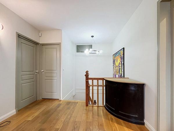 Maison à vendre 9 pièces jardin, pisine, garage district de REIMS (51)