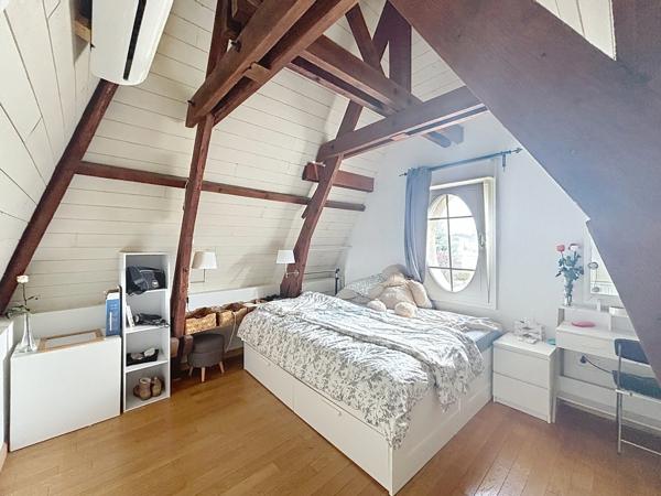 Maison à vendre 9 pièces jardin, pisine, garage district de REIMS (51)