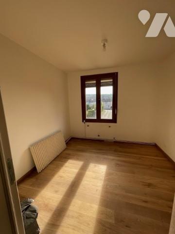 MAISON MITOYENNE D'UN COTE