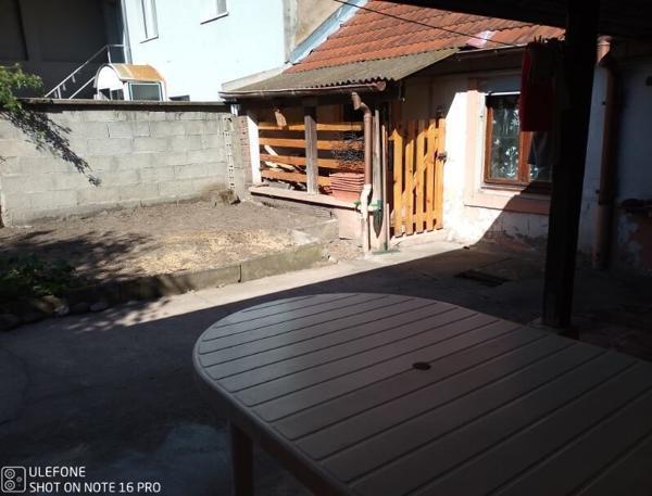 Maison de 83,17 m² habitables sur 2 niveaux avec un petit jardin 139 728 €