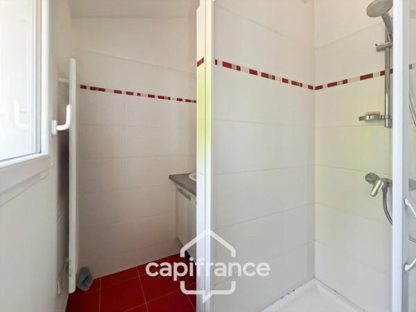 Maison récente de 4 pièces, environnement agréable, jardin, garage,carport