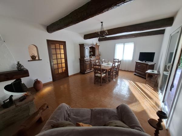 Maison provençale 4 pièces, 84 m² avec travaux sur terrain de 2195 m²