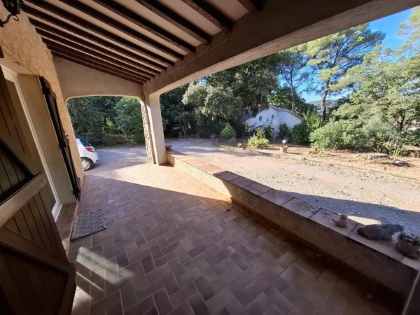 Maison provençale 4 pièces, 84 m² avec travaux sur terrain de 2195 m²