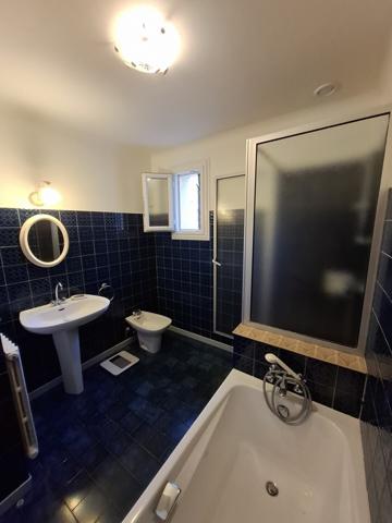 Maison provençale 4 pièces, 84 m² avec travaux sur terrain de 2195 m²