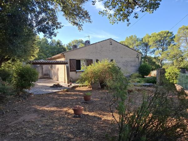 Maison provençale 4 pièces, 84 m² avec travaux sur terrain de 2195 m²