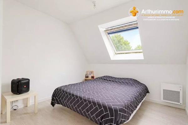Vente                                                      Maison
                        
                     5 pièces                      155 m2                     à Châteaubourg