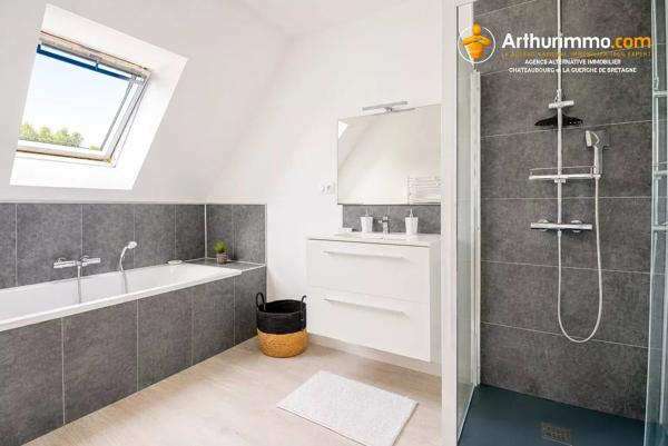Vente                                                      Maison
                        
                     5 pièces                      155 m2                     à Châteaubourg