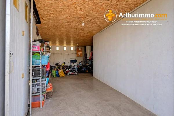 Vente                                                      Maison
                        
                     5 pièces                      155 m2                     à Châteaubourg