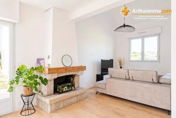 Vente                                                      Maison
                        
                     5 pièces                      155 m2                     à Châteaubourg