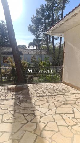 VILLA FAMILIALE BALNÉAIRE AUX BEAUX VOLUMES - A 200m DE LA PLAGE DANS CADRE BOISÉ -