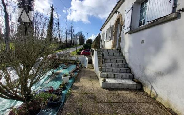 CARHAIX - MAISON 6 PIECES