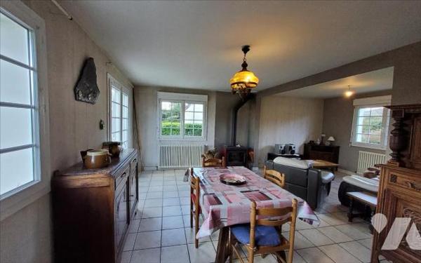 CARHAIX - MAISON 6 PIECES